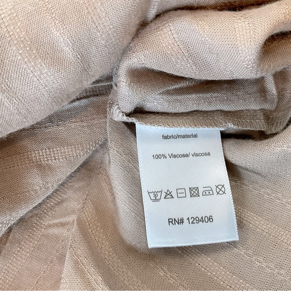 NWT Off Shoulder Top - Picture 5 of 7